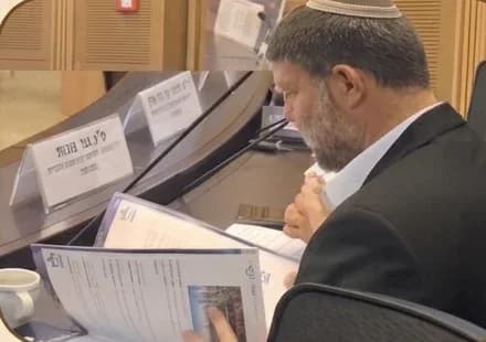 נציגי המטה מוסרים את תוכנית האב לנבחרי ציבור